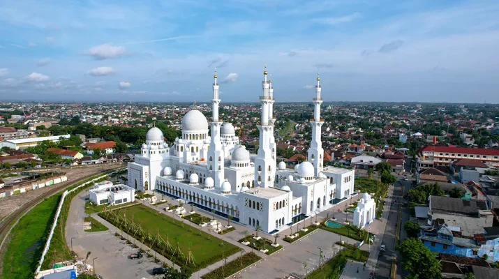 membangun masjid dikenakan pajak